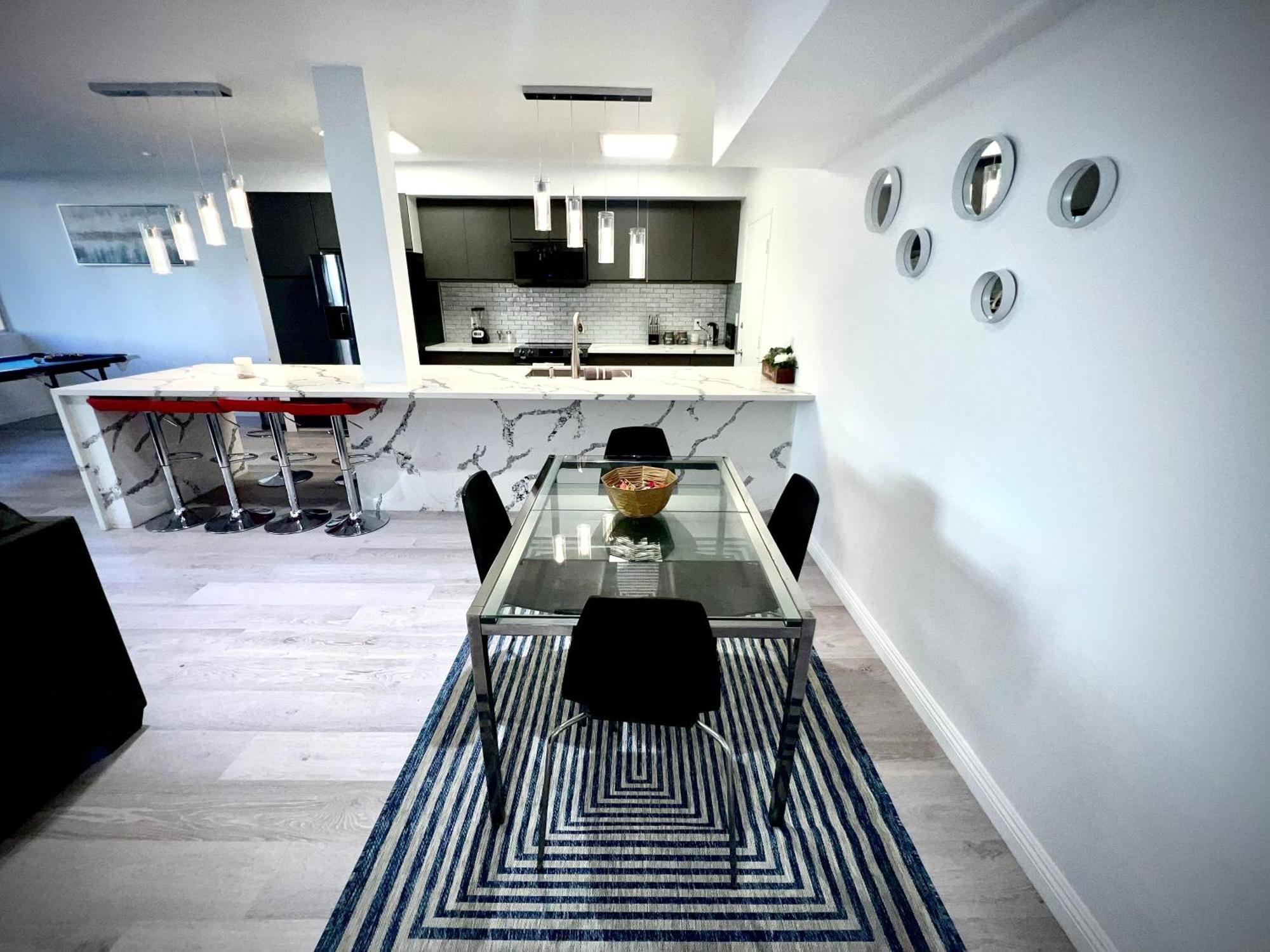 Amazing Large 2 Bedroom West Hollywood Apartment ロサンゼルス エクステリア 写真